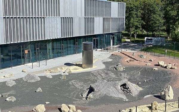 Moon and Mars test site for robotic missions