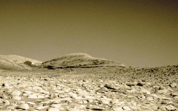 Light rocks on deck, gray rocks in the hole: Sols 3966-3697