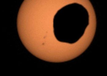 Eclipse on Earth, Exploration on Mars