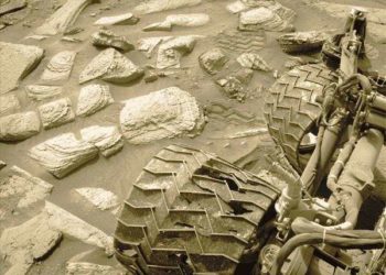 Rocker-Bogie Around the Marsmas Sea: Sols 4041-4042