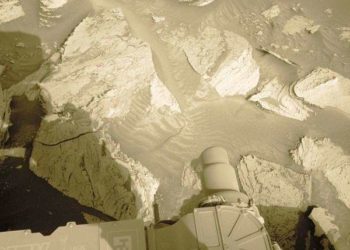 How Rocks Say Don’t Touch: Sols 4032-4034