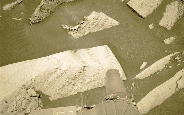 A Fractured Filled Plan: Sols 4073-4075