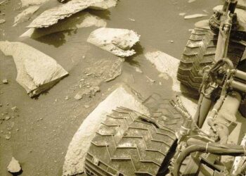 Sols 4076-4077: Driving Into Springtime