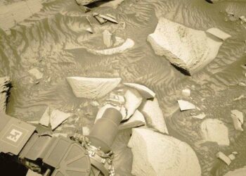 A Drive With a View: Sols 4084-4085