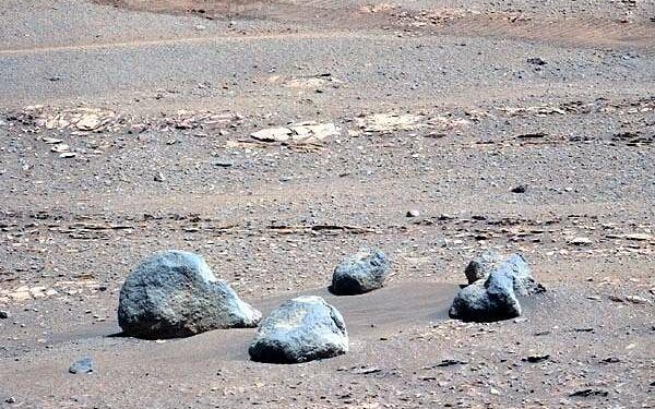 New Seismic Data Reveals Daily Meteorite Impacts on Mars