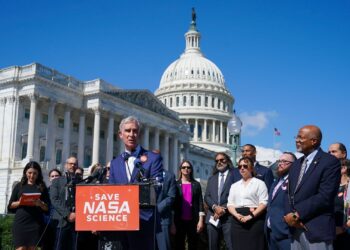 As shutdown continues, science community keeps focus on long-term budget concerns