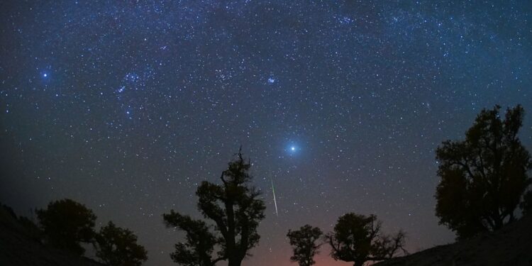 The Orionid meteor shower peaks under dark, moonless skies next week. Here’s how to see it