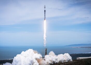 Watch SpaceX launch its 10,000th Starlink satellite to orbit today
