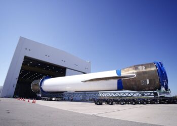 Rocket returned, lightly used: Why Blue Origin’s landed New Glenn booster is so clean