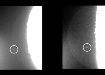 Astronomer captures 2 meteors slamming into the moon (video)