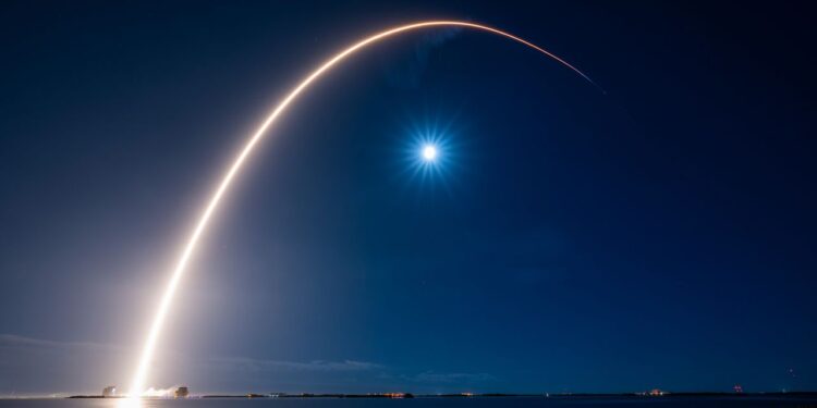 SpaceX launches 29 Starlink satellites from Cape Canaveral (video)