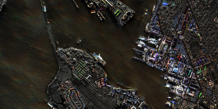 Iceye unveils ‘guaranteed’ imagery service as satellite firms vie for defense customers