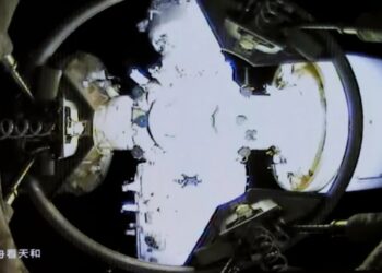 Airspace closure suggests China is preparing for a Shenzhou landing after debris impact scare