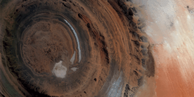 Europe’s lead in hyperspectral Earth observation depends on public–private partnerships