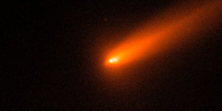 Comet C/2025 K1 (ATLAS) splits into 3 pieces after a close brush with the sun (video)