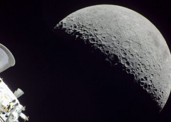 US military wants to track ‘potential threats’ coming from the moon