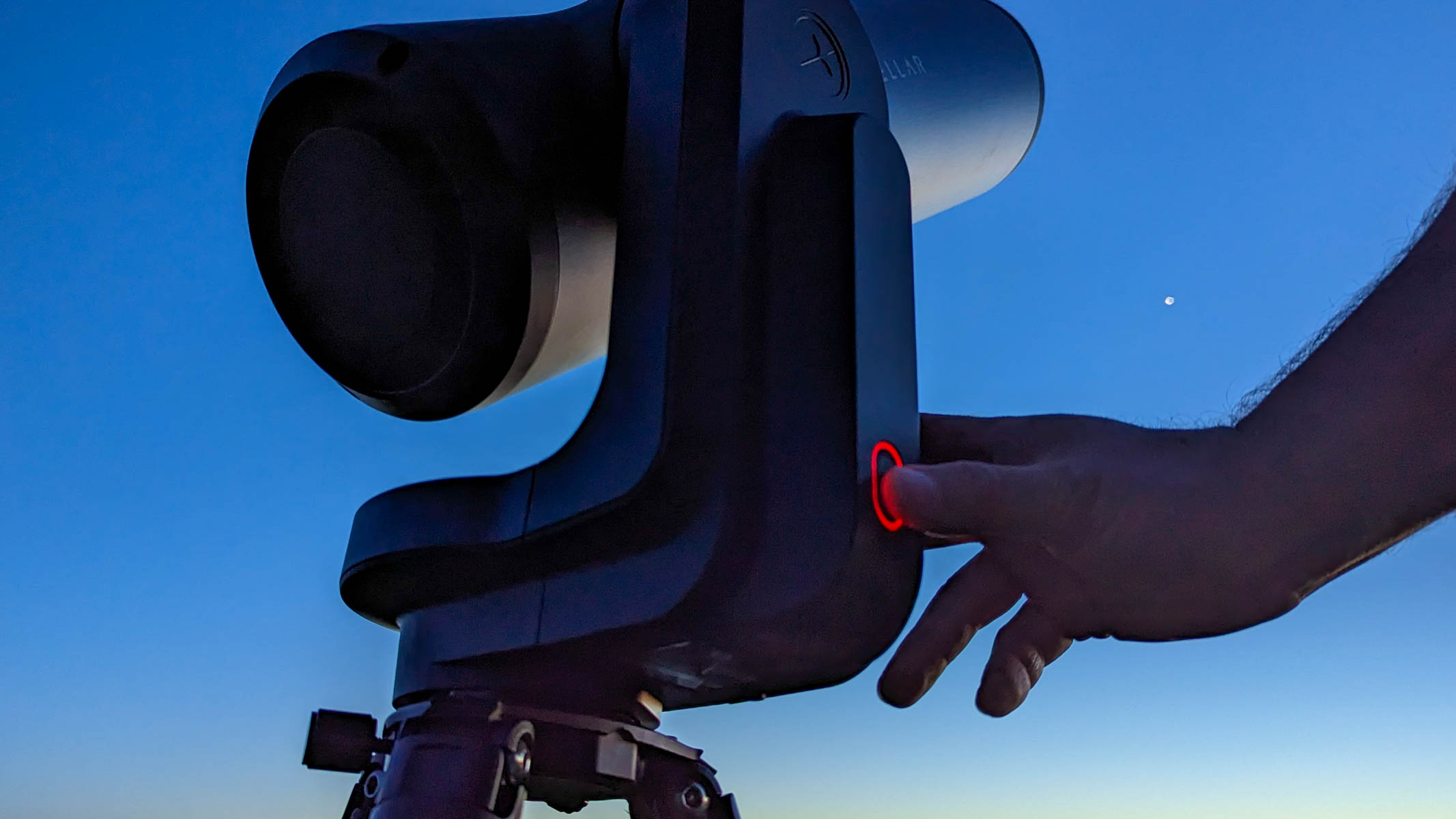 Close up details of the Unistellar eQuinox 2 smart telescope