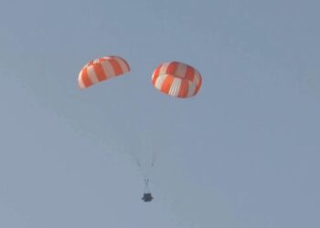 India tests parachutes for Gaganyaan astronaut capsule (video)