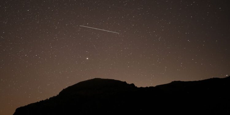 The Leonid meteor shower peaks tonight: Here’s where to look for ‘shooting stars’