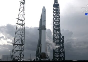 Blue Origin scrubs New Glenn launch of ESCAPADE