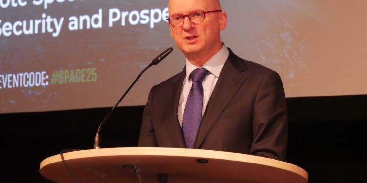 Industry expects Germany to increase ESA contributions