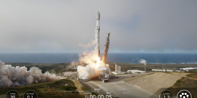 SpaceX launches 28 Starlink satellites from California’s central coast (video)