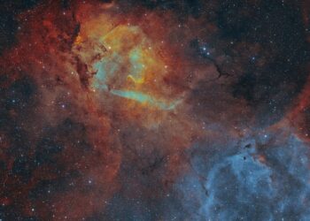 A ‘rampaging lion’ nebula roars to life in a stunning deep-space photo