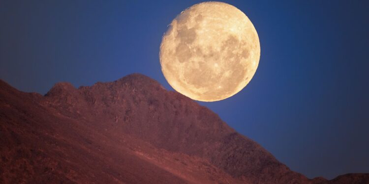 The moon looks set to roll down a ridge | Space photo of the day for Nov. 6, 2025