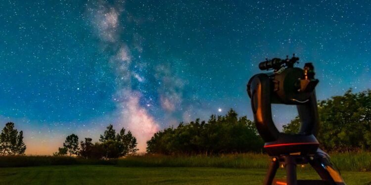 Expert advice for new stargazers: How to begin your amateur astronomy journey