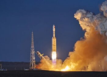 China’s Kinetica-2 rocket debuts successfully, sending prototype cargo spacecraft to orbit