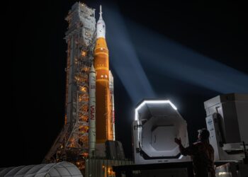 Artemis 2 returns to the pad for April launch attempt