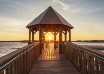 A not-so-equal equinox: Why day beats night on the 1st day of spring