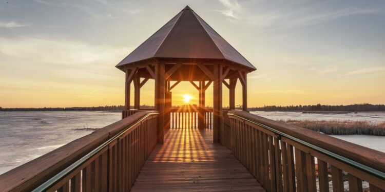 A not-so-equal equinox: Why day beats night on the 1st day of spring