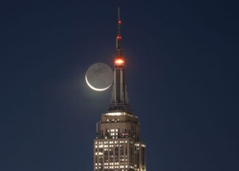 Earthshine will reveal the moon’s hidden face tonight— here’s how to see it