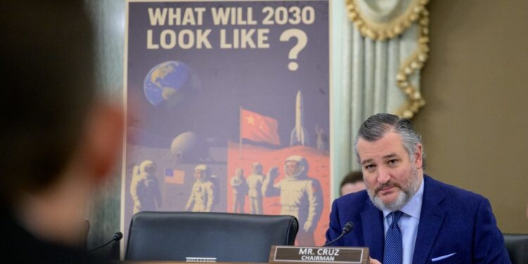 US lawmakers call for a permanent moon base. Will it ever happen?