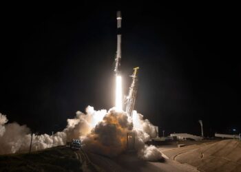 SpaceX springs forward with another Starlink launch from California (video)