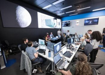 Science finds a place on Artemis 2