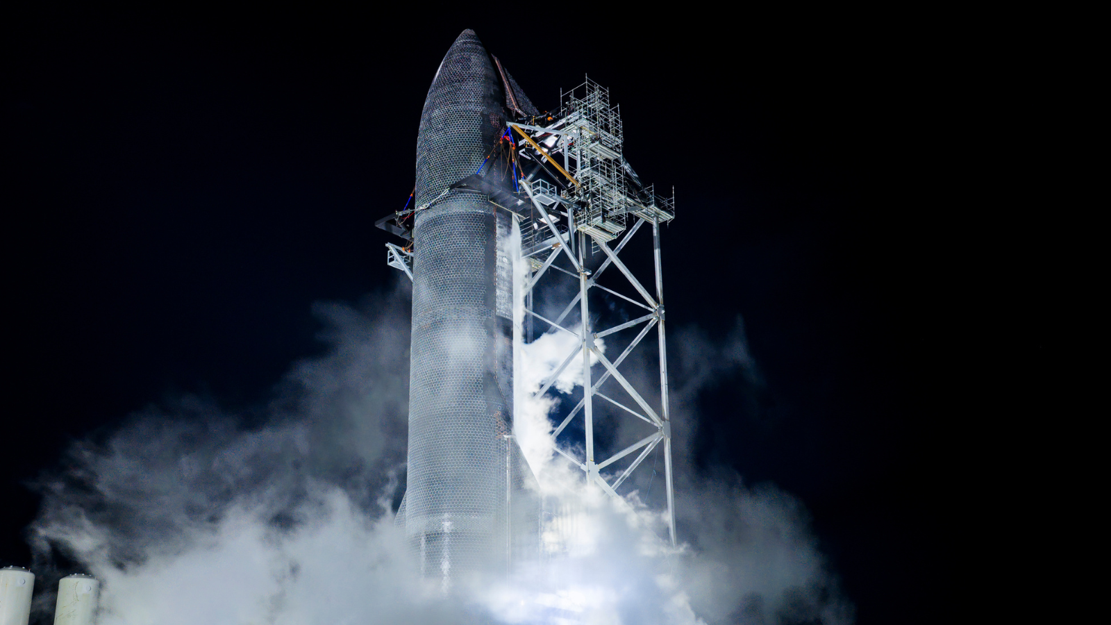 SpaceX's Ship 39 looks cool as it undergoes cryosystem checks on Sunday March 8