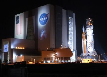 Artemis 2 moon rocket rolls back to launch pad | Space photo of the day for March 20, 2026