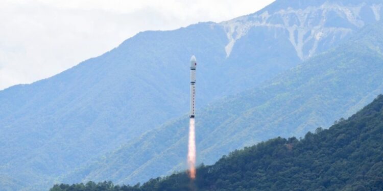 China launches PRSC-EO3 for Pakistan, lofts internet test and environment monitoring satellites