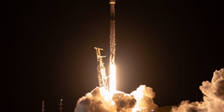 SpaceX quietly files for big bang IPO