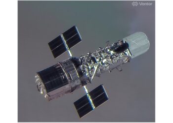 Satellite snaps amazing 36th birthday pic of Hubble Space Telescope (photo)