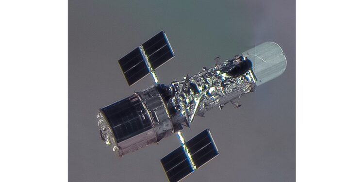 Satellite snaps amazing 36th birthday pic of Hubble Space Telescope (photo)