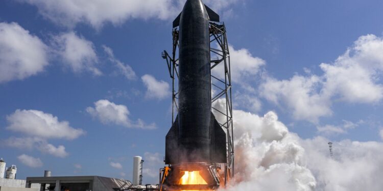 SpaceX fires up next-gen ‘Version 3’ Starship ahead of landmark May test flight (photos)