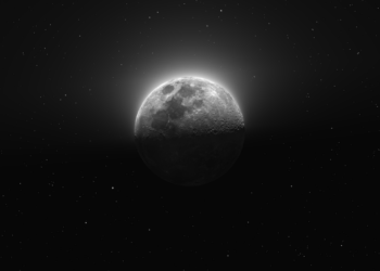 The moon as you rarely see it: How a photographer captured night and day on the first quarter moon