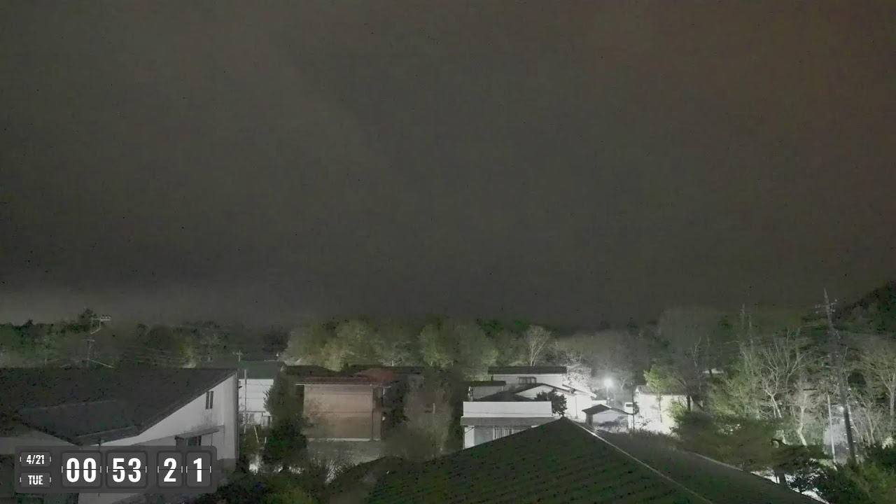 April Lyrids 4月こと座流星群 meteor shower 富士山ライブカメラ！Mount Fuji Live Camera - YouTube