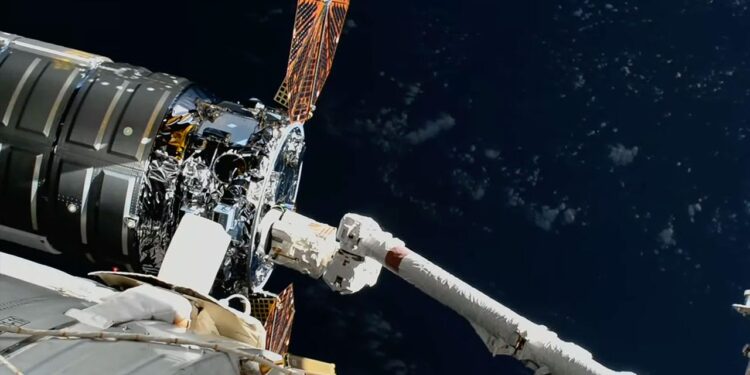 Huge Northrop Grumman Cygnus XL cargo ship arrives at space station
