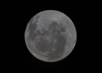 When the moon hits your eye from your Orion ship up high, that’s a ‘mare’ for Artemis 2