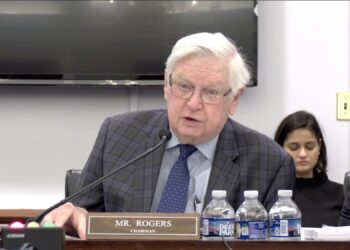 House appropriators keep NASA funding flat