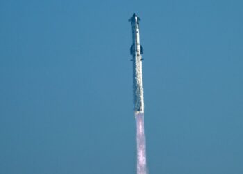 SpaceX just launched Starship V3 — its most powerful megarocket yet — into space for the 1st time in spectacular Flight 12 test (video)